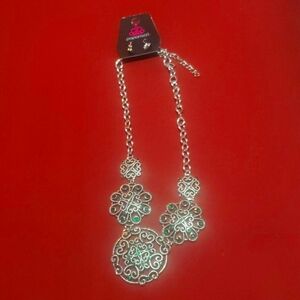 Neck lace with earrings